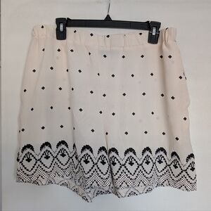 NWOT Large White and Black Shorts